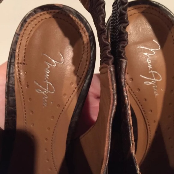 MaxAzria crocodile embossed slingback sandals 37.5 - Picture 8 of 11